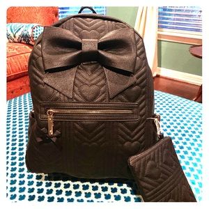 BETSEY JOHNSON BLACK HEARTS/BOW BACKPACK $98. NWT